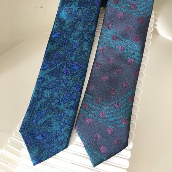 Stylish pair of Men's Silk Ties - Picture 1 of 3